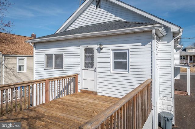 1726 LESLIE RD, Dundalk, MD 21222