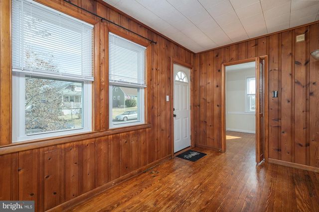 1726 LESLIE RD, Dundalk, MD 21222