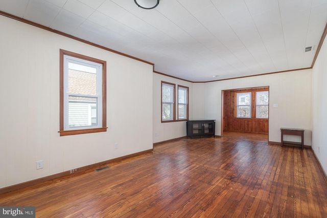 1726 LESLIE RD, Dundalk, MD 21222