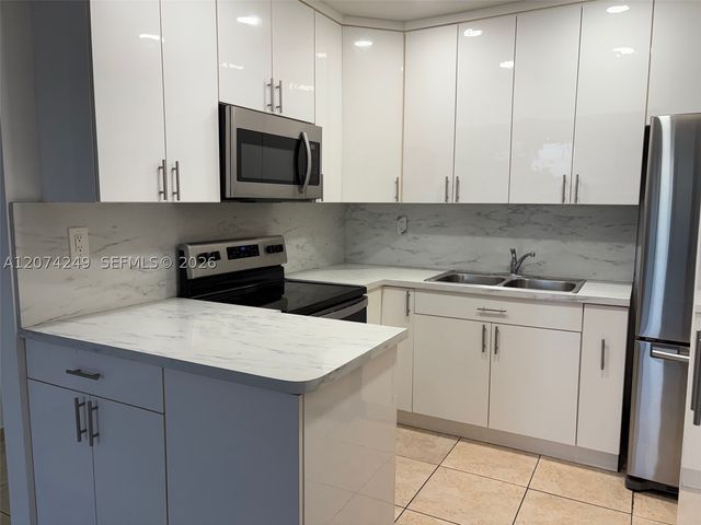 3551 SW 9th Ter 411, Miami, FL 33135