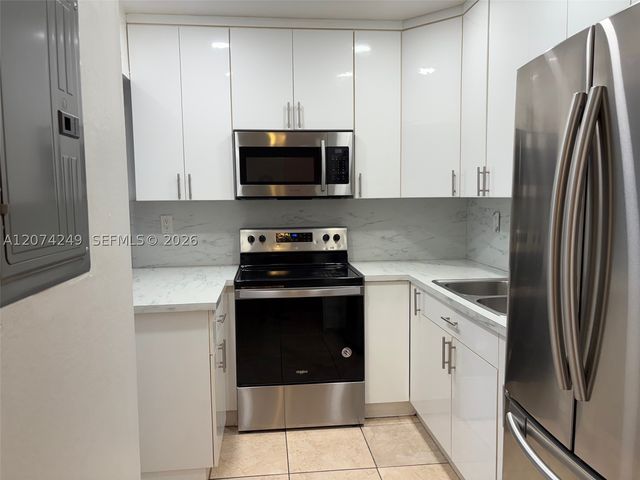 3551 SW 9th Ter 411, Miami, FL 33135