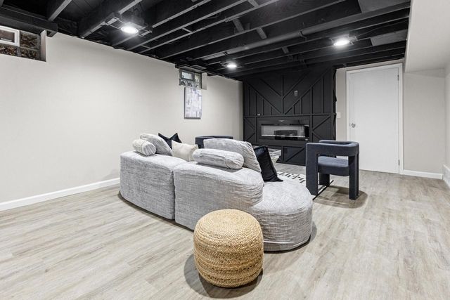 4068 N 72nd St STREET, Milwaukee, WI 53216