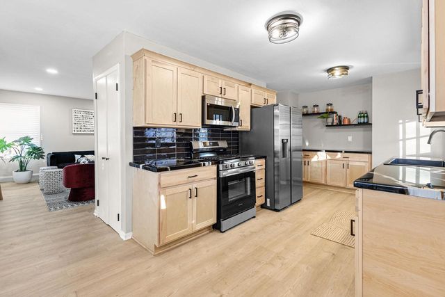 4068 N 72nd St STREET, Milwaukee, WI 53216