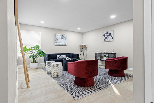 4068 N 72nd St STREET, Milwaukee, WI 53216