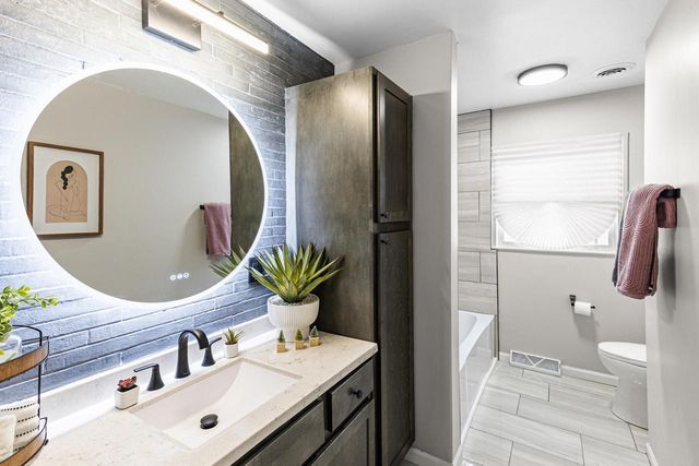 4068 N 72nd St STREET, Milwaukee, WI 53216