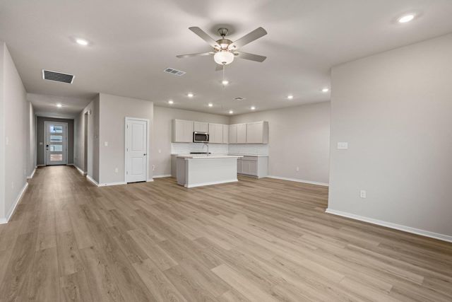 235 Red Tail Hawk LN, Cedar Creek, TX 78612