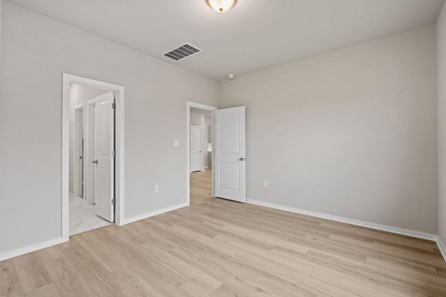 235 Red Tail Hawk LN, Cedar Creek, TX 78612
