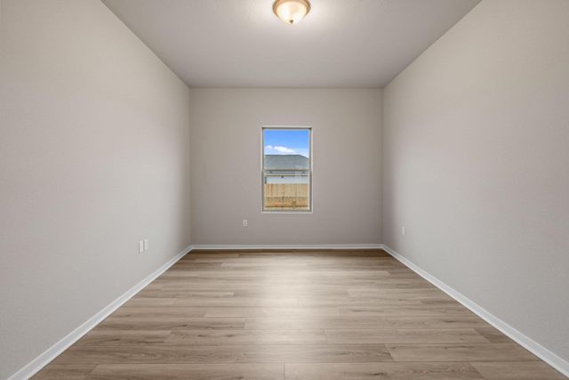 235 Red Tail Hawk LN, Cedar Creek, TX 78612