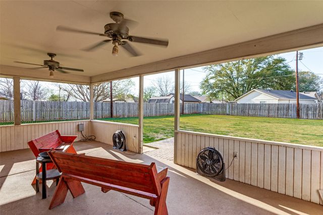 212 Casas Del Sur Street, Granbury, TX 76049