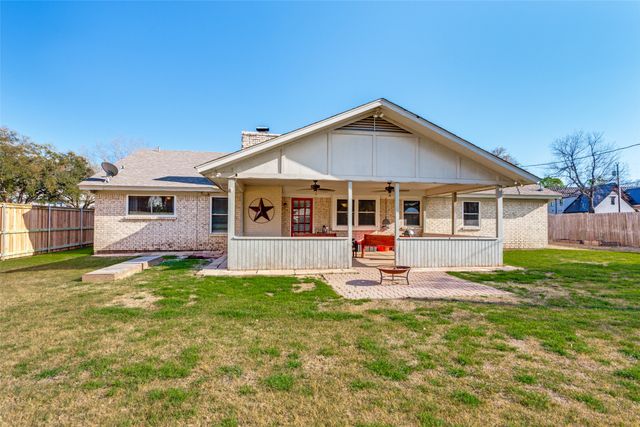 212 Casas Del Sur Street, Granbury, TX 76049