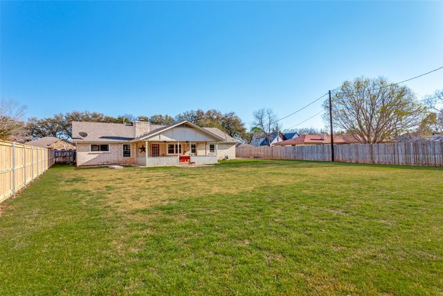 212 Casas Del Sur Street, Granbury, TX 76049