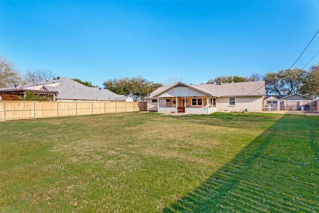 212 Casas Del Sur Street, Granbury, TX 76049