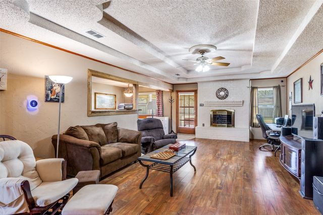 212 Casas Del Sur Street, Granbury, TX 76049