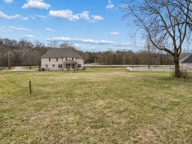 105 Heirloom Ln, Columbia, TN 38401