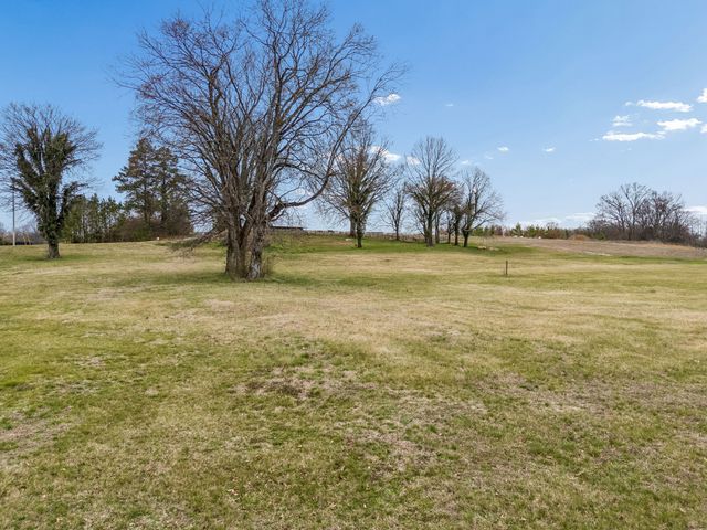 105 Heirloom Ln, Columbia, TN 38401