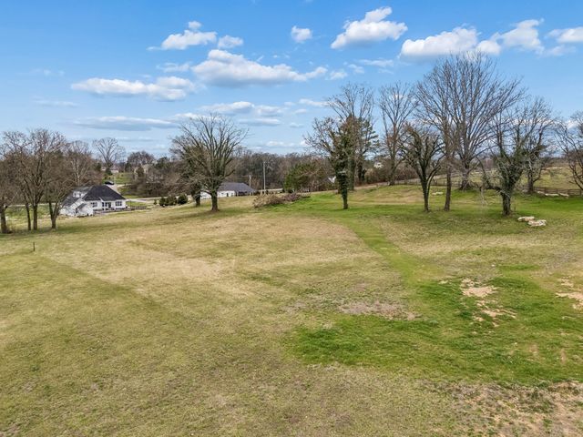 105 Heirloom Ln, Columbia, TN 38401