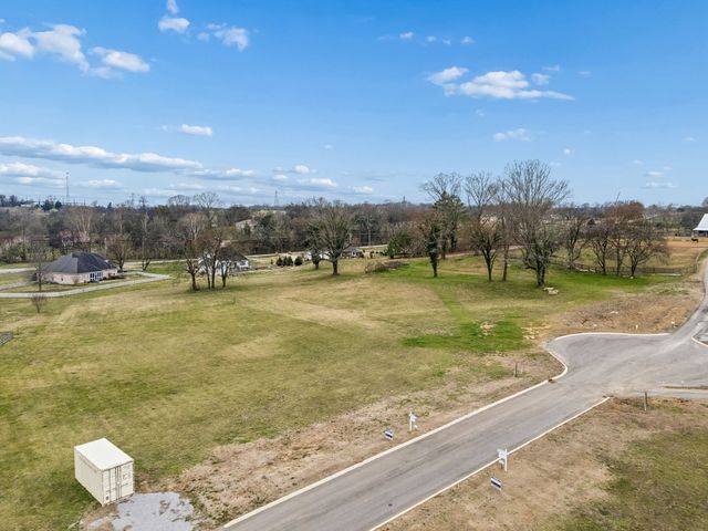 105 Heirloom Ln, Columbia, TN 38401