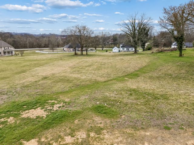 105 Heirloom Ln, Columbia, TN 38401