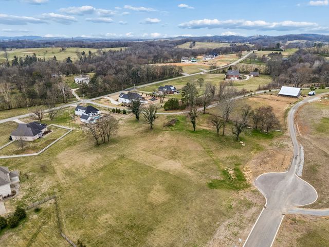 105 Heirloom Ln, Columbia, TN 38401