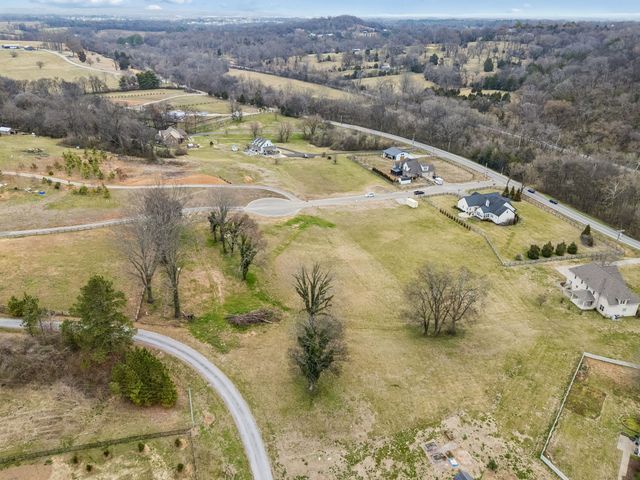 105 Heirloom Ln, Columbia, TN 38401