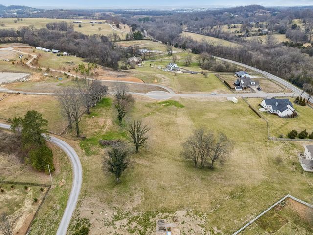 105 Heirloom Ln, Columbia, TN 38401