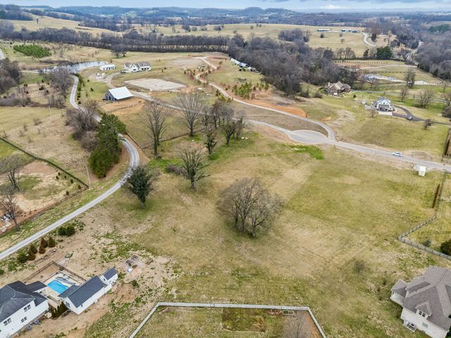 105 Heirloom Ln, Columbia, TN 38401