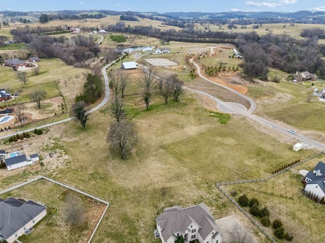 105 Heirloom Ln, Columbia, TN 38401