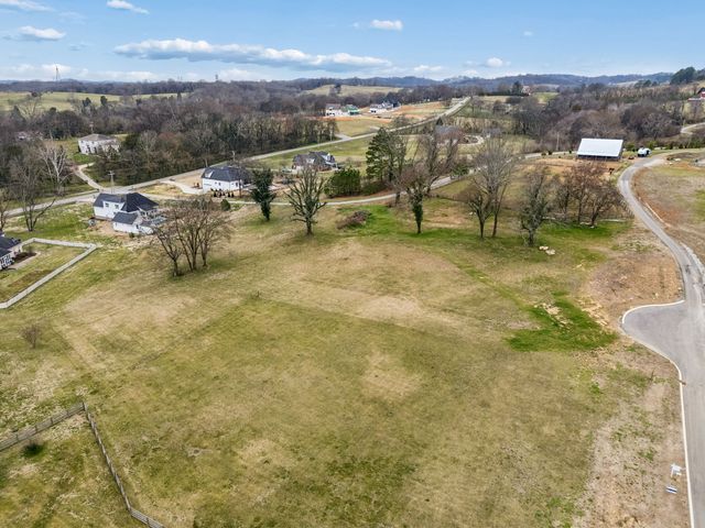 105 Heirloom Ln, Columbia, TN 38401