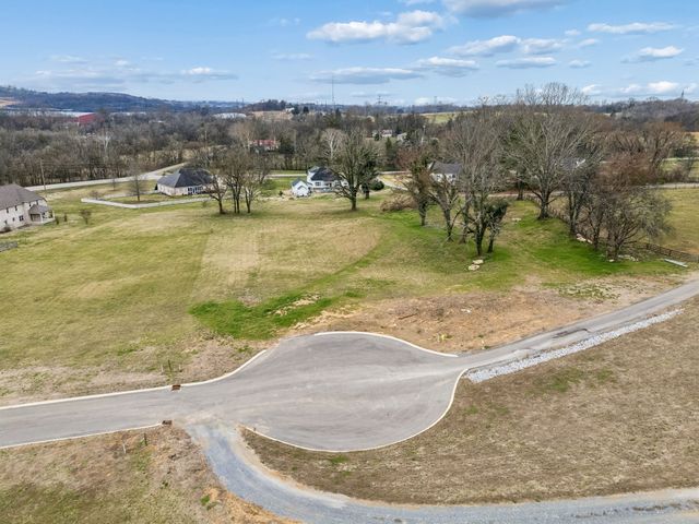 105 Heirloom Ln, Columbia, TN 38401