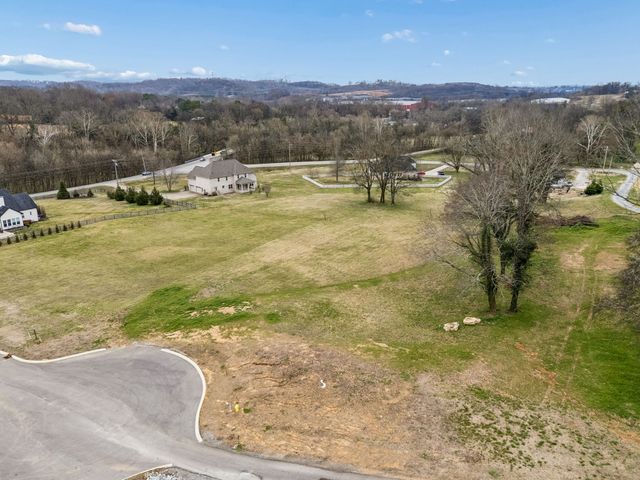 105 Heirloom Ln, Columbia, TN 38401