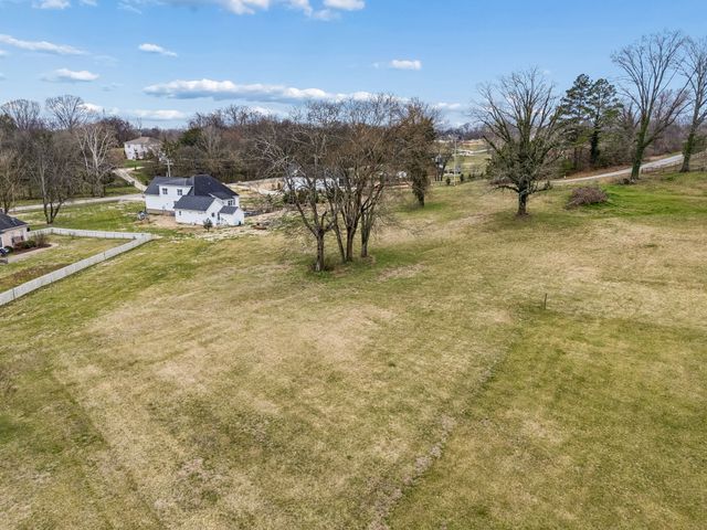 105 Heirloom Ln, Columbia, TN 38401