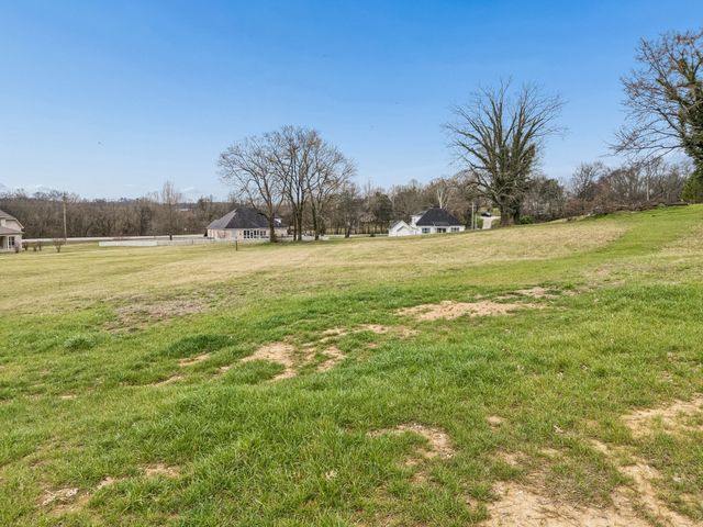 105 Heirloom Ln, Columbia, TN 38401