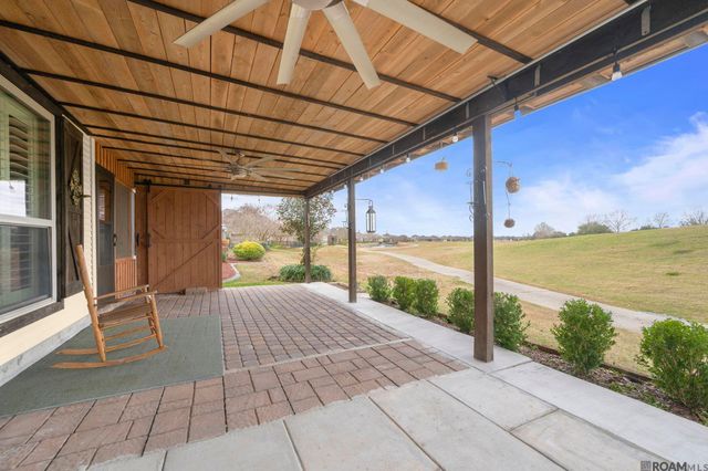 5379 Courtyard Dr, Gonzales, LA 70737