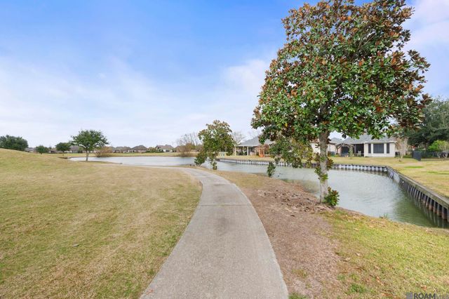 5379 Courtyard Dr, Gonzales, LA 70737