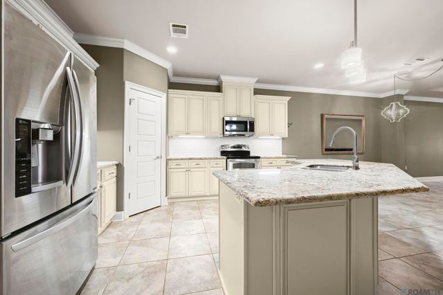 5379 Courtyard Dr, Gonzales, LA 70737