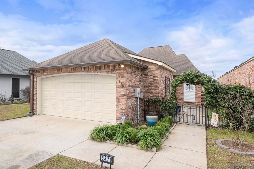 5379 Courtyard Dr, Gonzales, LA 70737