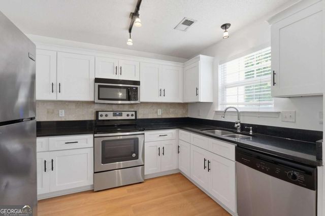 252 Darbys Crossing Court, Hiram, GA 30141