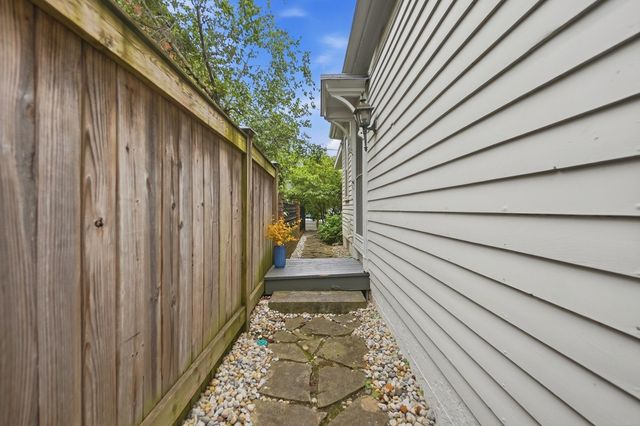 140 E Whittier Street, Columbus, OH 43206