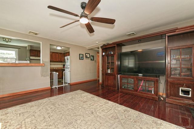 108 Connecticut Avenue, Massapequa, NY 11758