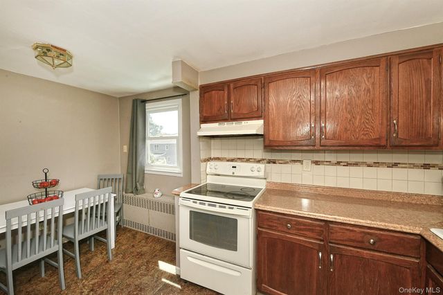 108 Connecticut Avenue, Massapequa, NY 11758