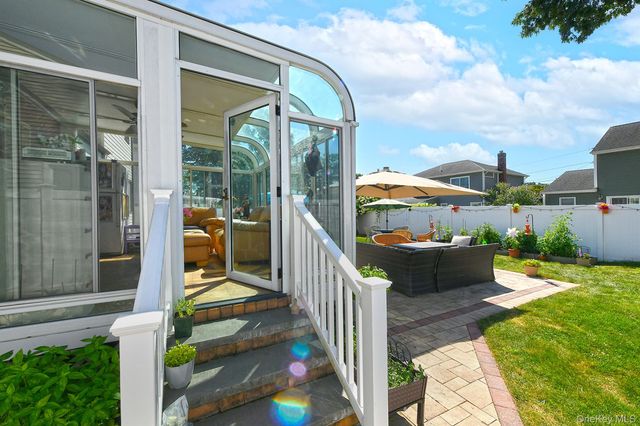108 Connecticut Avenue, Massapequa, NY 11758