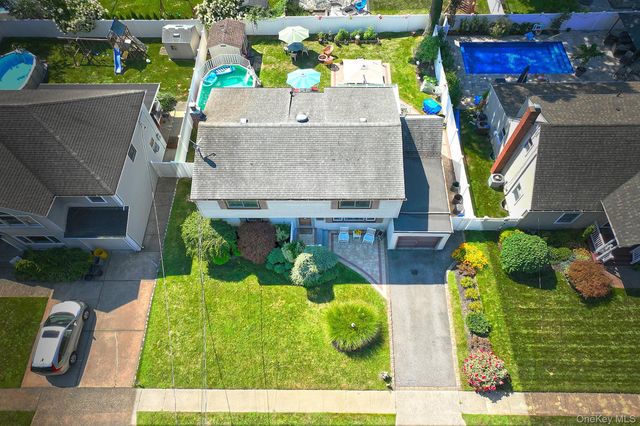108 Connecticut Avenue, Massapequa, NY 11758