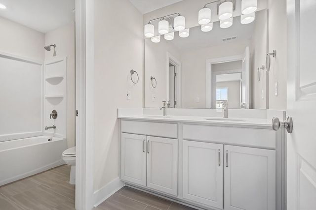 1414 Charles Dr, Chapel Hill, TN 37034