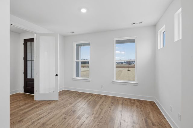 1414 Charles Dr, Chapel Hill, TN 37034