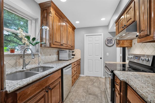 222 Inverness Drive, Trophy Club, TX 76262