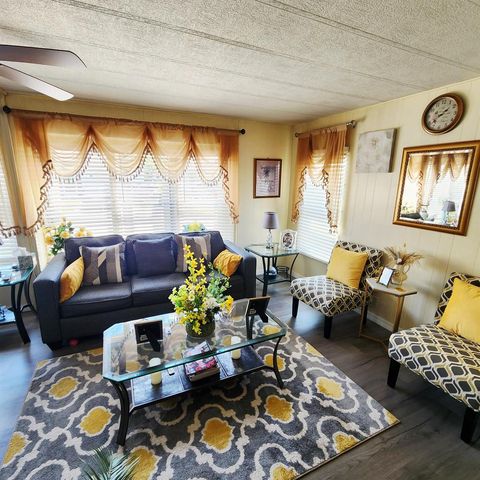 5 El Portal Lane, Port St. Lucie, FL 34952