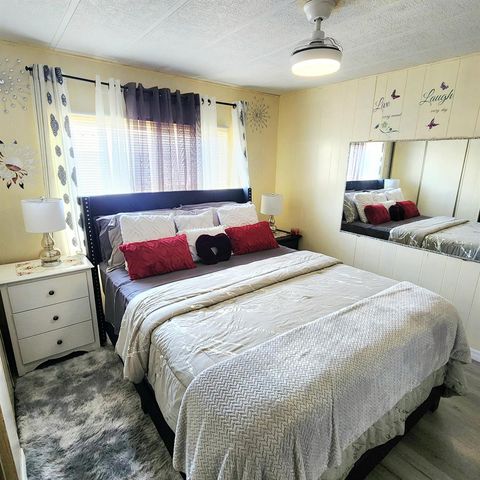 5 El Portal Lane, Port St. Lucie, FL 34952