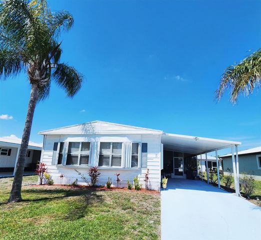 5 El Portal Lane, Port St. Lucie, FL 34952