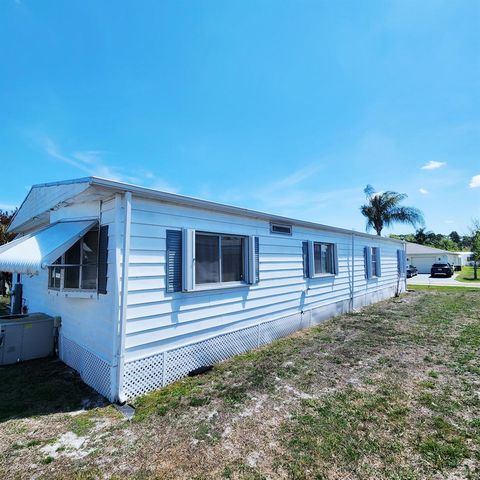 5 El Portal Lane, Port St. Lucie, FL 34952