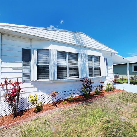 5 El Portal Lane, Port St. Lucie, FL 34952